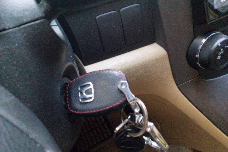 Used Honda CR-V 2010 2.0L automatic two-wheel drive urban version Vehicle Key