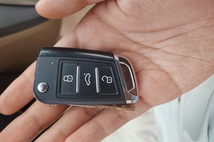 Used Honda CR-V 2010 2.4L Automatic Four-Wheel Drive Prestige Navigation Edition Vehicle Key