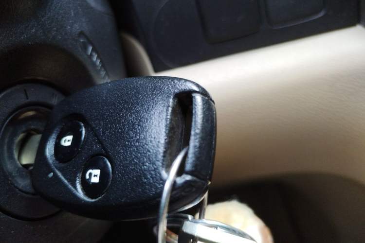 Used Honda CR-V 2010 2.4L automatic four-wheel drive luxury version Vehicle Key
