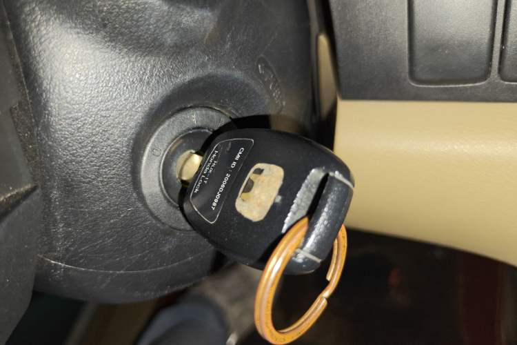 Used Honda CR-V 2010 2.0L automatic two-wheel drive urban version Vehicle Key