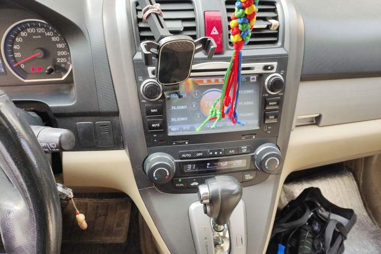 Used Honda CR-V 2010 2.4L automatic four-wheel drive luxury version Audio And AC Panel