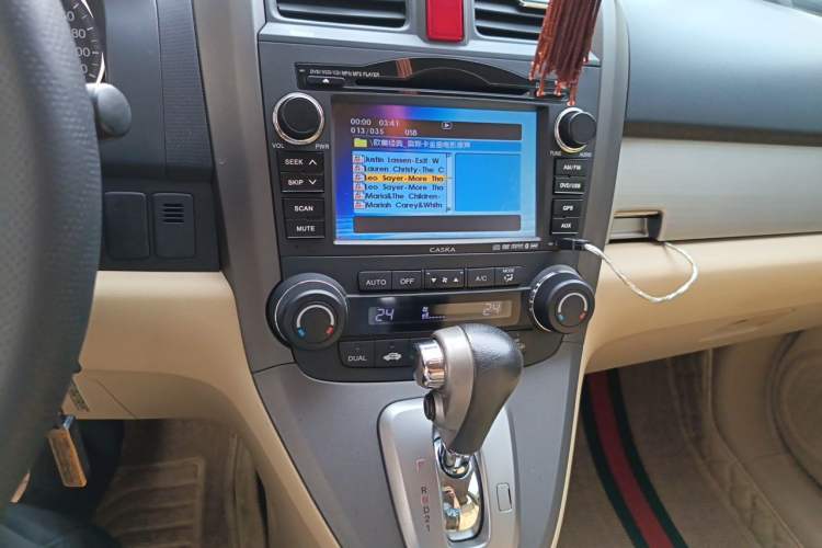 Used Honda CR-V 2010 2.4L automatic four-wheel drive luxury version Audio And AC Panel