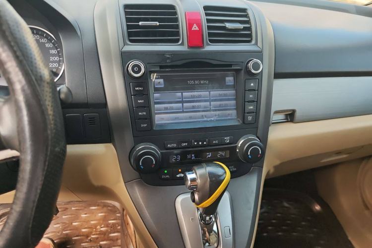 Used Honda CR-V 2010 2.4L automatic four-wheel drive luxury version Audio And AC Panel