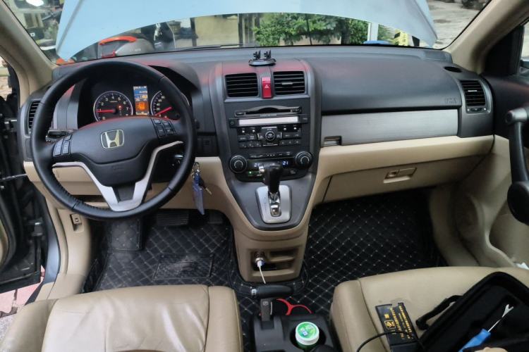 Used Honda CR-V 2010 2.4L automatic four-wheel drive luxury version Center Console