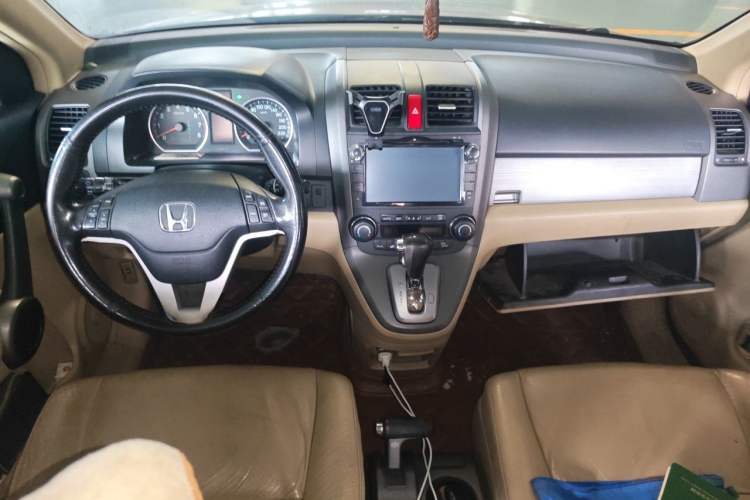 Used Honda CR-V 2010 2.4L automatic four-wheel drive luxury version Center Console