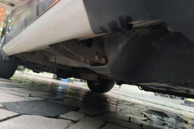 Used Honda CR-V 2010 2.4L automatic four-wheel drive luxury version Chassis Rear Left