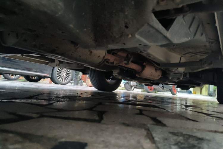 Used Honda CR-V 2010 2.4L automatic four-wheel drive luxury version Chassis Rear Right