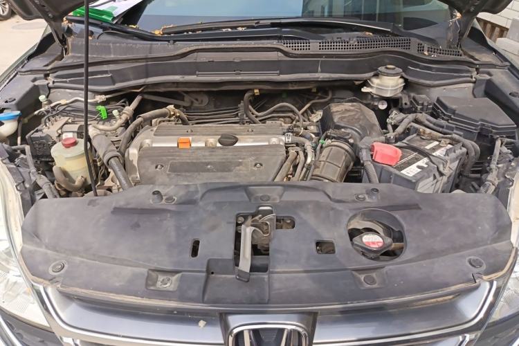Used Honda CR-V 2010 2.4L automatic four-wheel drive luxury version Engine Bay