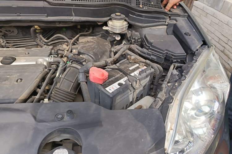 Used Honda CR-V 2010 2.4L automatic four-wheel drive luxury version Engine Bay Left