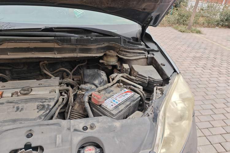 Used Honda CR-V 2010 2.4L automatic four-wheel drive luxury version Engine Bay Left