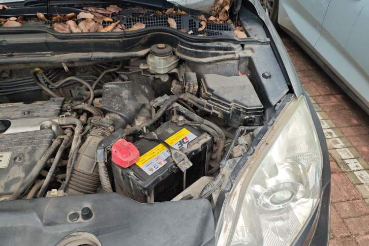 Used Honda CR-V 2010 2.4L Automatic Four-Wheel Drive Prestige Edition Engine Bay Left