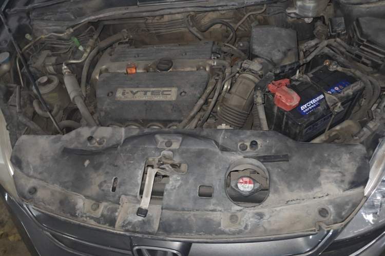 Used Honda CR-V 2010 2.4L automatic four-wheel drive luxury version Engine Bay