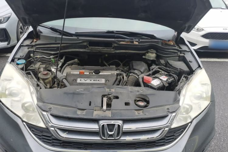 Used Honda CR-V 2010 2.4L automatic four-wheel drive luxury version Engine Bay