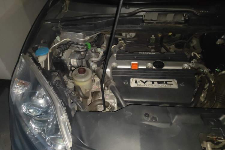 Used Honda CR-V 2010 2.4L automatic four-wheel drive luxury version Engine Bay Right