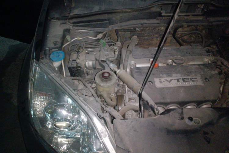 Used Honda CR-V 2010 2.4L automatic four-wheel drive luxury version Engine Bay Right