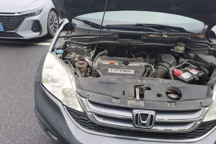 Used Honda CR-V 2010 2.4L automatic four-wheel drive luxury version Engine Bay Right