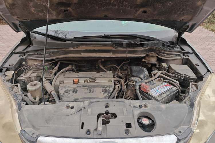 Used Honda CR-V 2010 2.4L automatic four-wheel drive luxury version Engine Bay