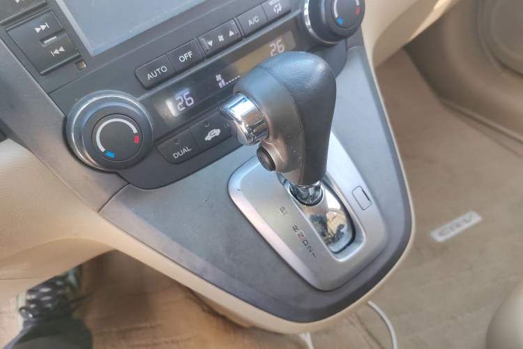 Used Honda CR-V 2010 2.4L Automatic Four-Wheel Drive Prestige Edition Gear Lever