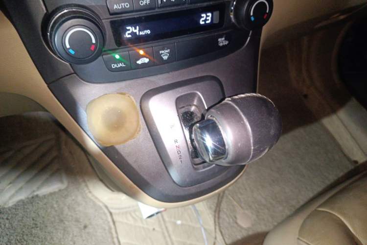 Used Honda CR-V 2010 2.4L automatic four-wheel drive luxury version Gear Lever