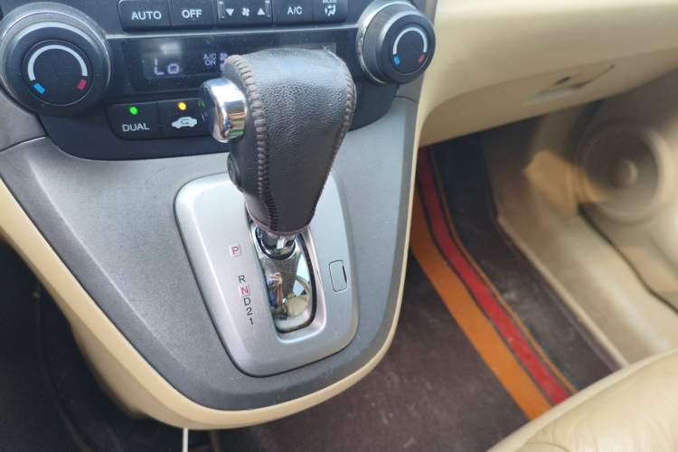 Used Honda CR-V 2010 2.4L Automatic Four-Wheel Drive Prestige Edition Gear Lever