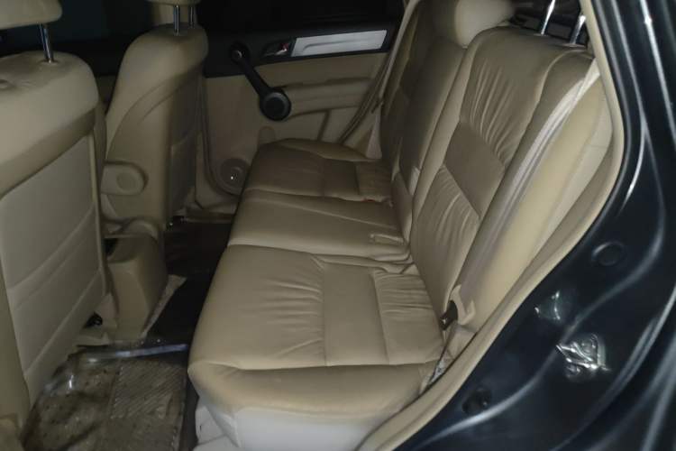 Used Honda CR-V 2010 2.4L automatic four-wheel drive luxury version Left Rear Seat