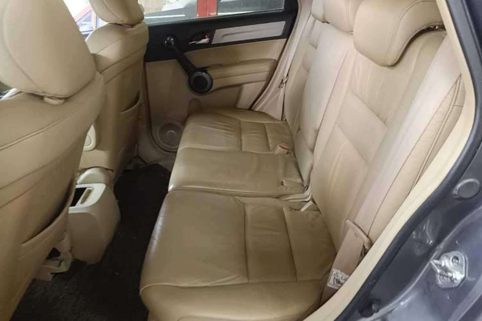 Used Honda CR-V 2010 2.4L automatic four-wheel drive luxury version Left Rear Seat