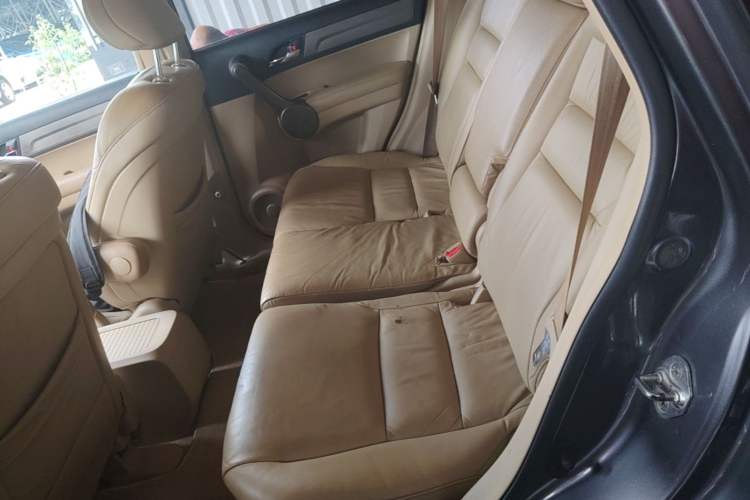Used Honda CR-V 2010 2.4L automatic four-wheel drive luxury version Left Rear Seat
