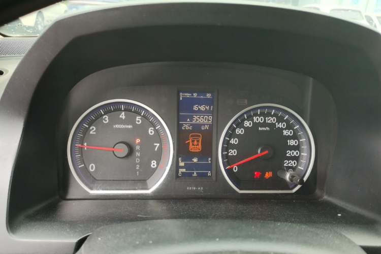 Used Honda CR-V 2010 2.4L automatic four-wheel drive luxury version Odometer Close Up