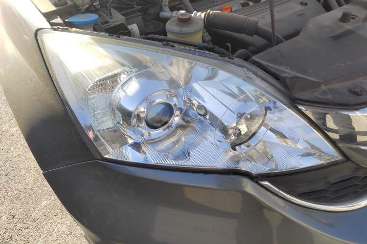 Used Honda CR-V 2010 2.4L Automatic Four-Wheel Drive Prestige Edition Right Front Headlight