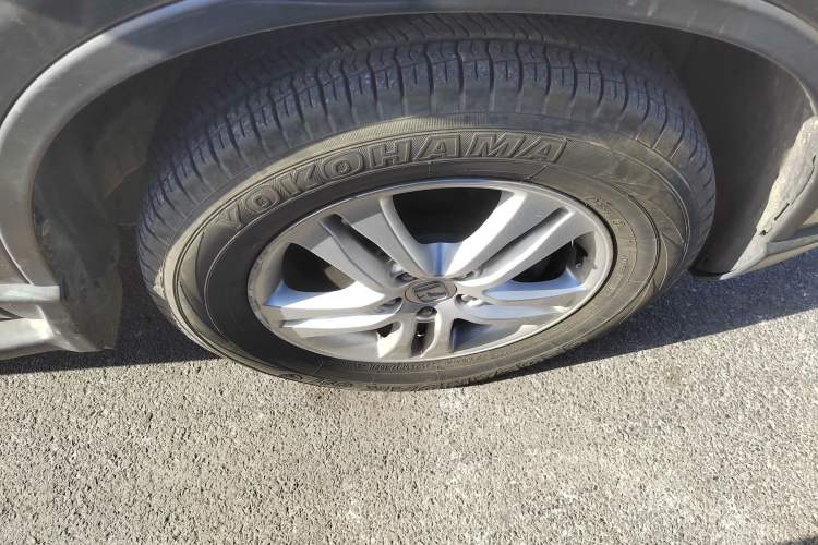 Used Honda CR-V 2010 2.4L Automatic Four-Wheel Drive Prestige Edition Right Front Wheel Hub