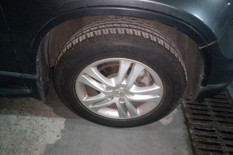 Used Honda CR-V 2010 2.4L automatic four-wheel drive luxury version Right Front Wheel Hub