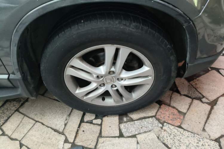 Used Honda CR-V 2010 2.4L automatic four-wheel drive luxury version Right Front Wheel Hub