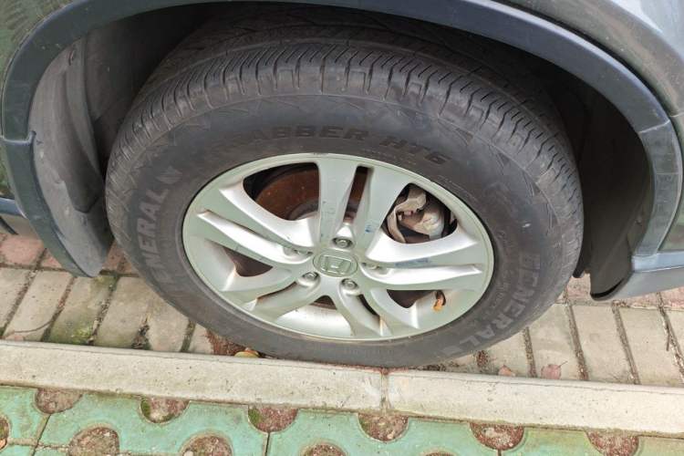 Used Honda CR-V 2010 2.4L Automatic Four-Wheel Drive Prestige Edition Right Front Wheel Hub