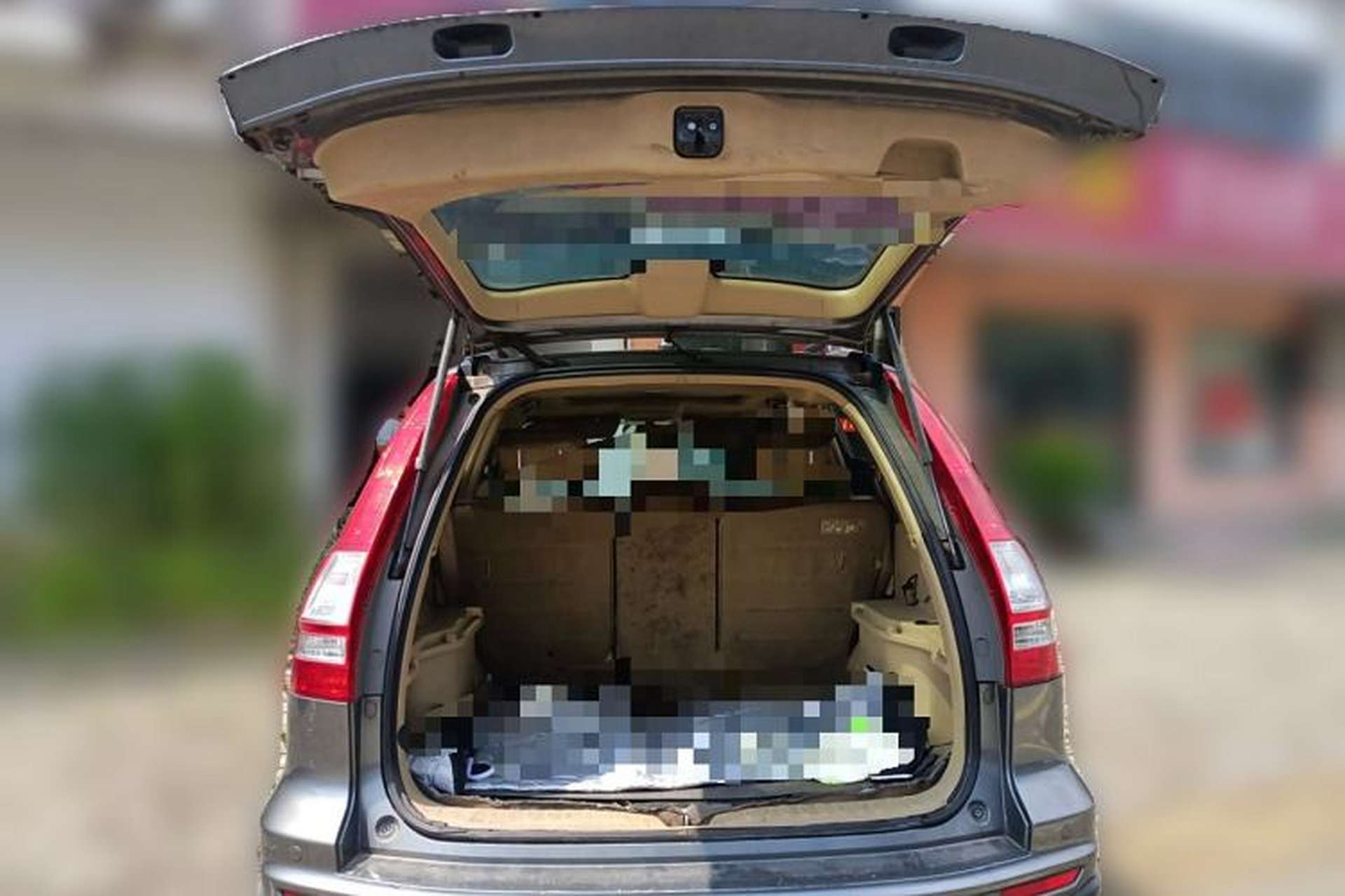Used Honda CR-V 2010 2.4L automatic four-wheel drive luxury version Trunk