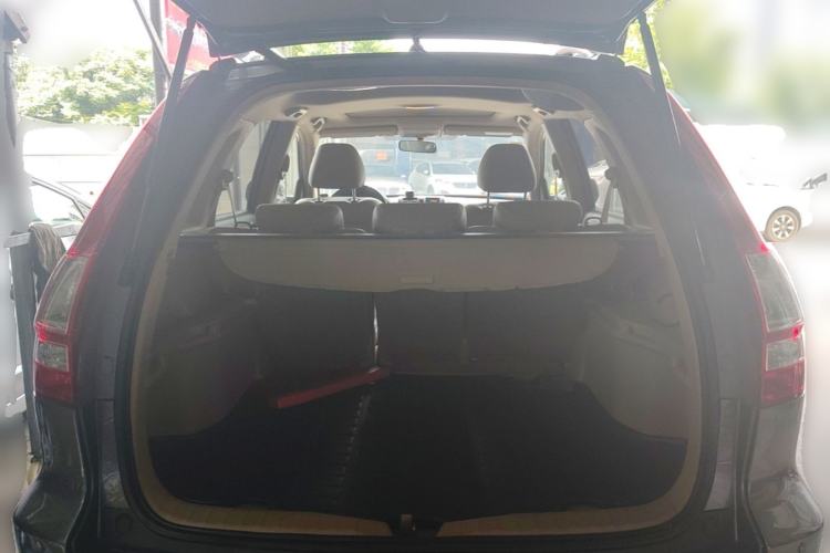 Used Honda CR-V 2010 2.4L automatic four-wheel drive luxury version Trunk