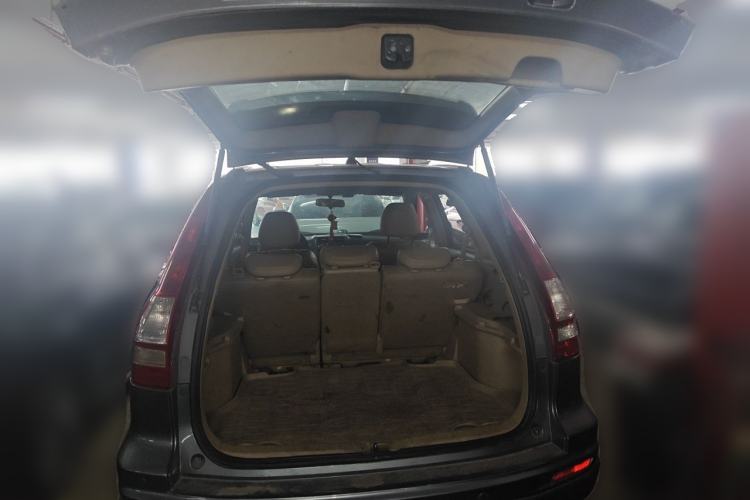 Used Honda CR-V 2010 2.4L automatic four-wheel drive luxury version Trunk
