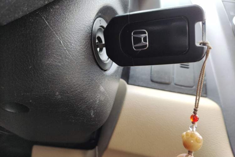 Used Honda CR-V 2010 2.4L automatic four-wheel drive luxury version Vehicle Key