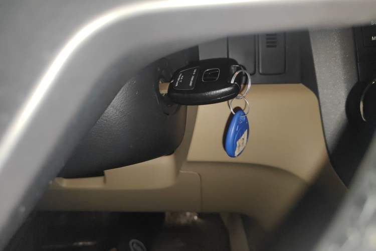Used Honda CR-V 2010 2.4L automatic four-wheel drive luxury version Vehicle Key