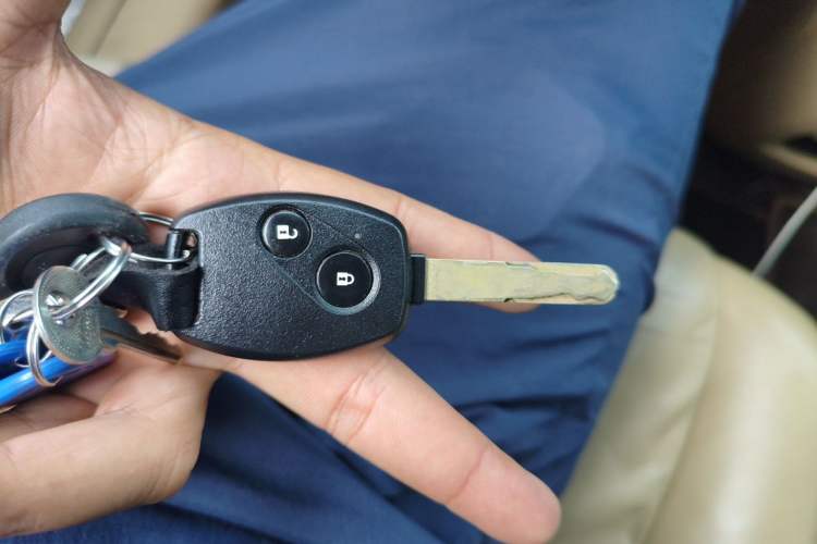 Used Honda CR-V 2010 2.4L Automatic Four-Wheel Drive Prestige Edition Vehicle Key