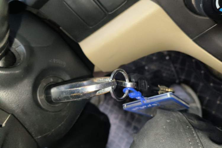 Used Honda CR-V 2010 2.4L automatic four-wheel drive luxury version Vehicle Key