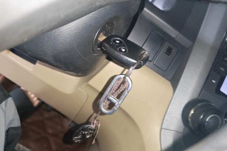 Used Honda CR-V 2010 2.4L automatic four-wheel drive luxury version Vehicle Key