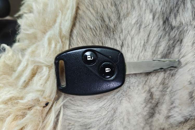 Used Honda CR-V 2010 2.4L Automatic Four-Wheel Drive Prestige Edition Vehicle Key
