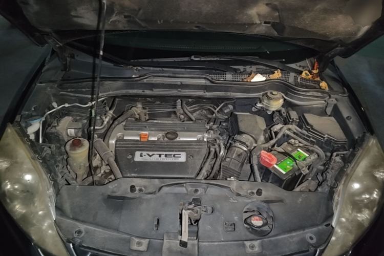 Used Honda CR-V 2010 2.4L automatic four-wheel drive luxury version Engine Bay