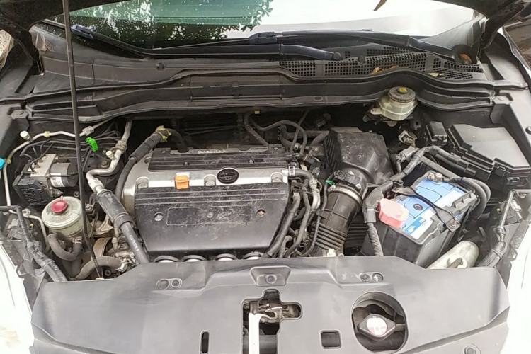 Used Honda CR-V 2010 2.4L automatic four-wheel drive luxury version Engine Bay