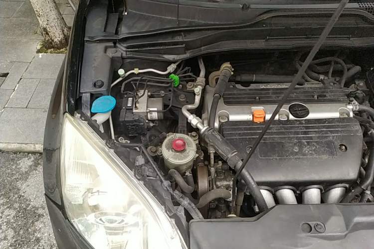 Used Honda CR-V 2010 2.4L automatic four-wheel drive luxury version Engine Bay Right