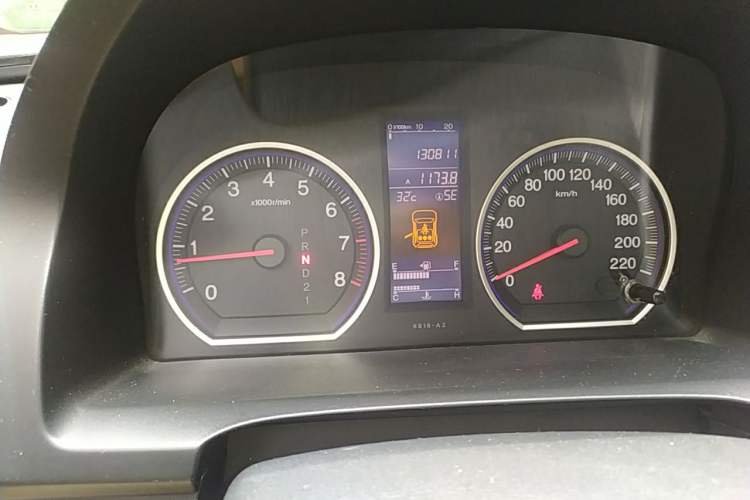 Used Honda CR-V 2010 2.4L automatic four-wheel drive luxury version Instrument Cluster