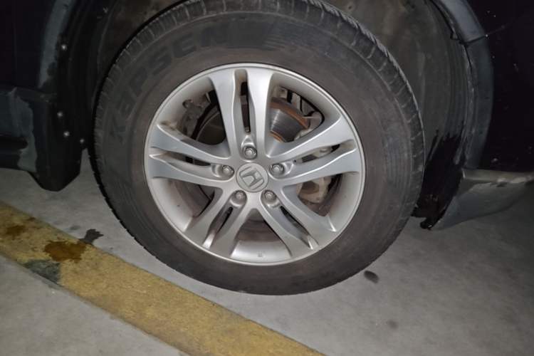 Used Honda CR-V 2010 2.4L automatic four-wheel drive luxury version Right Front Wheel Hub