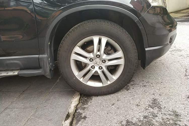 Used Honda CR-V 2010 2.4L automatic four-wheel drive luxury version Right Front Wheel Hub
