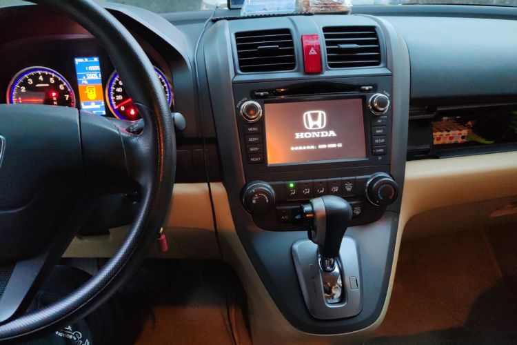 Used Honda CR-V 2010 2.0L automatic two-wheel drive urban version Audio And AC Panel