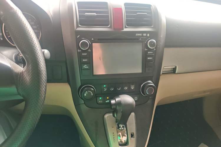 Used Honda CR-V 2010 2.0L automatic two-wheel drive urban version Audio And AC Panel